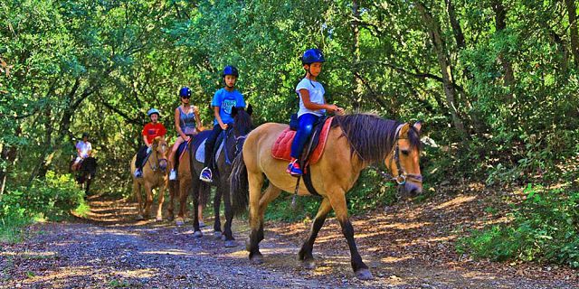 Kids pony ride at domaine de etoile (3)